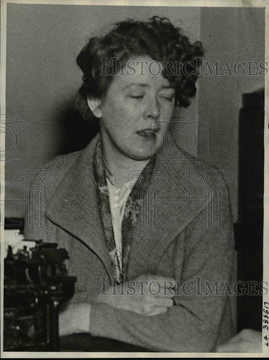 1937 Press Photo Marian Souther Being Booked in Los Angeles - nef42336