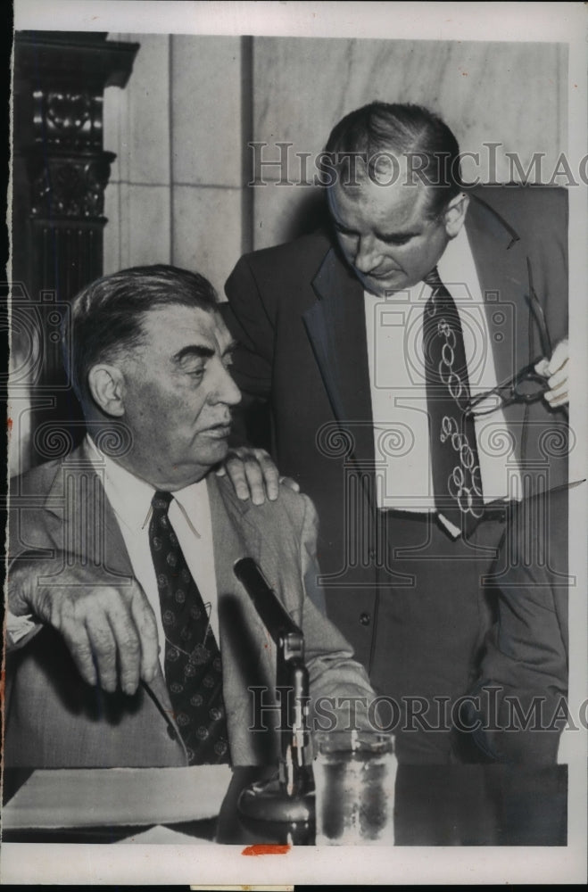 1954 Press Photo Senator Joseph McCarthy talks w/ Senator Edwin Johnson