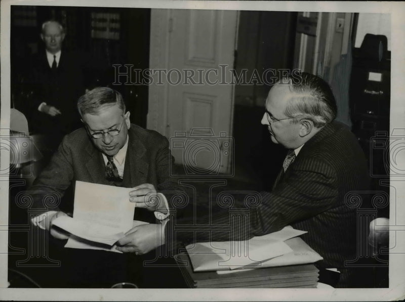 Load image into Gallery viewer, 1935 Press Photo Harold Ickes in Paul Pearson Maladministration Investigation
