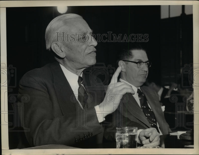 Load image into Gallery viewer, 1954 Press Photo Chandler Mackey, Gustavo Lobo in Senate Agriculture Committee
