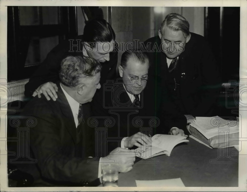 1939 Press Photo Thomas Amelie Nomination to Interstate Commission Hearings