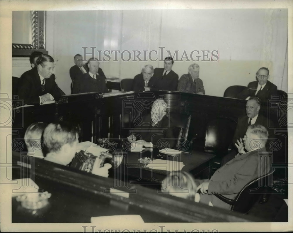 1943 Press Photo Harold Ickes Testifies in Senate Investigations Committee