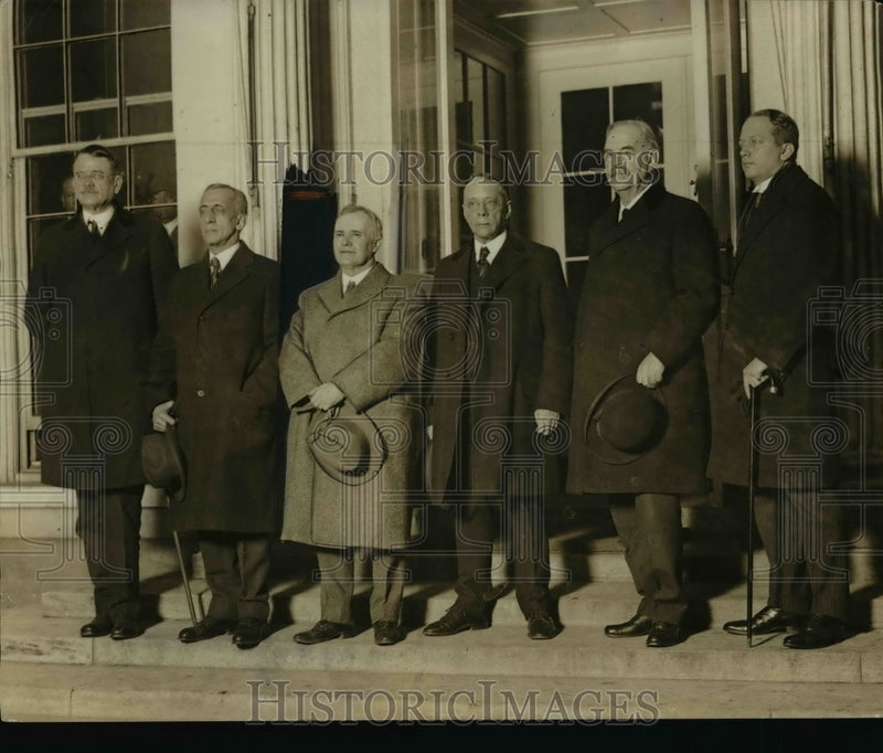 Load image into Gallery viewer, 1924 Press Photo Tariff Commission Members at White House after Conference
