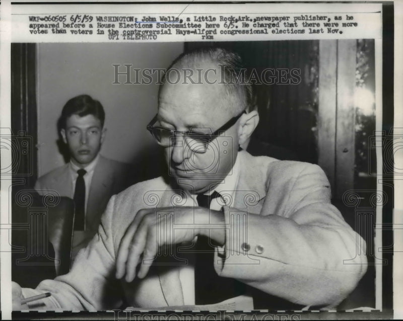 Load image into Gallery viewer, 1959 Press Photo Publisher John Wells Testifies in House Elections Subcommittee
