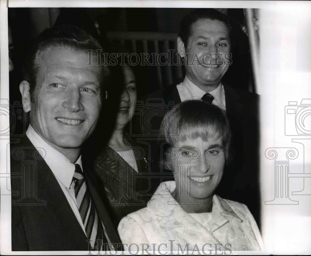 1969 Press Photo New York Mayor and Mrs. John V.Lindsay visit their Headquarters