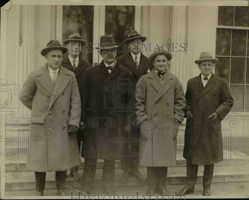 Load image into Gallery viewer, 1926 Press Photo Inviting President Coolidge to Vist South Carolina - nef42980
