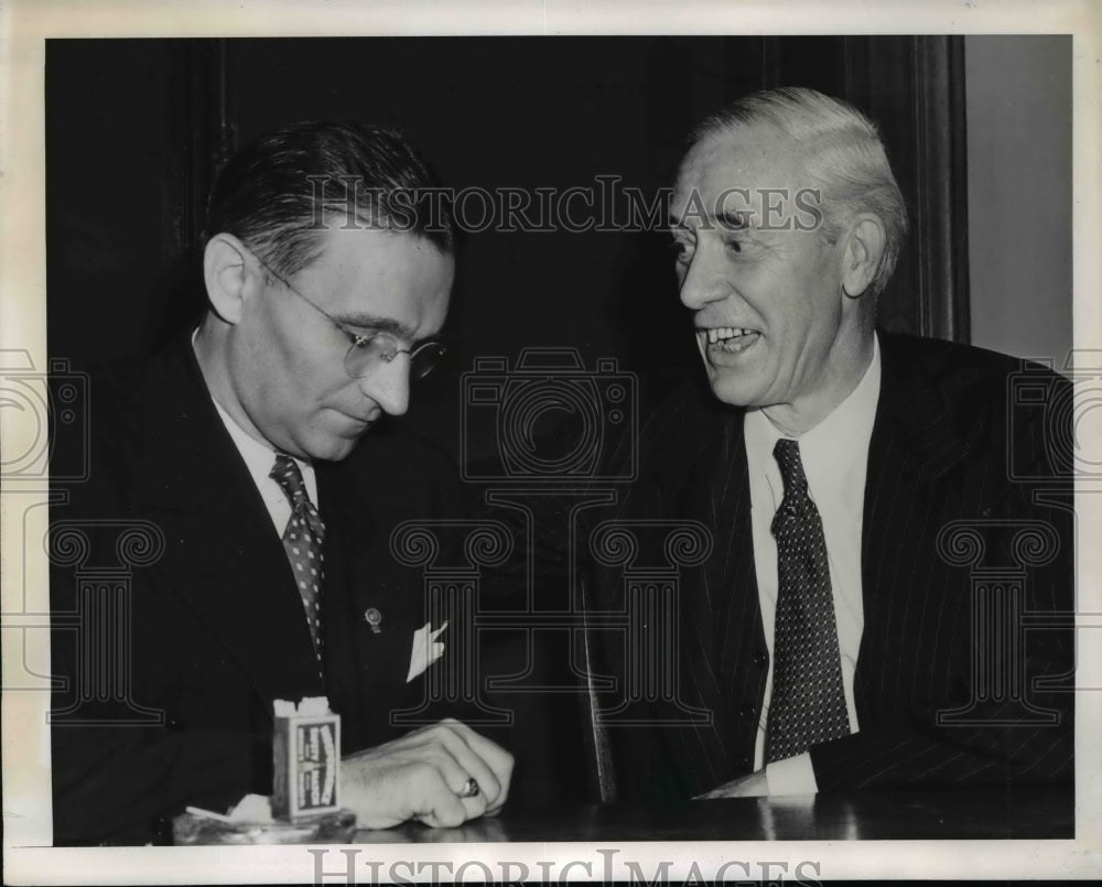 1941 Press Photo Thomas J Curran Shown with Robert P Lewis Election as Sheriff