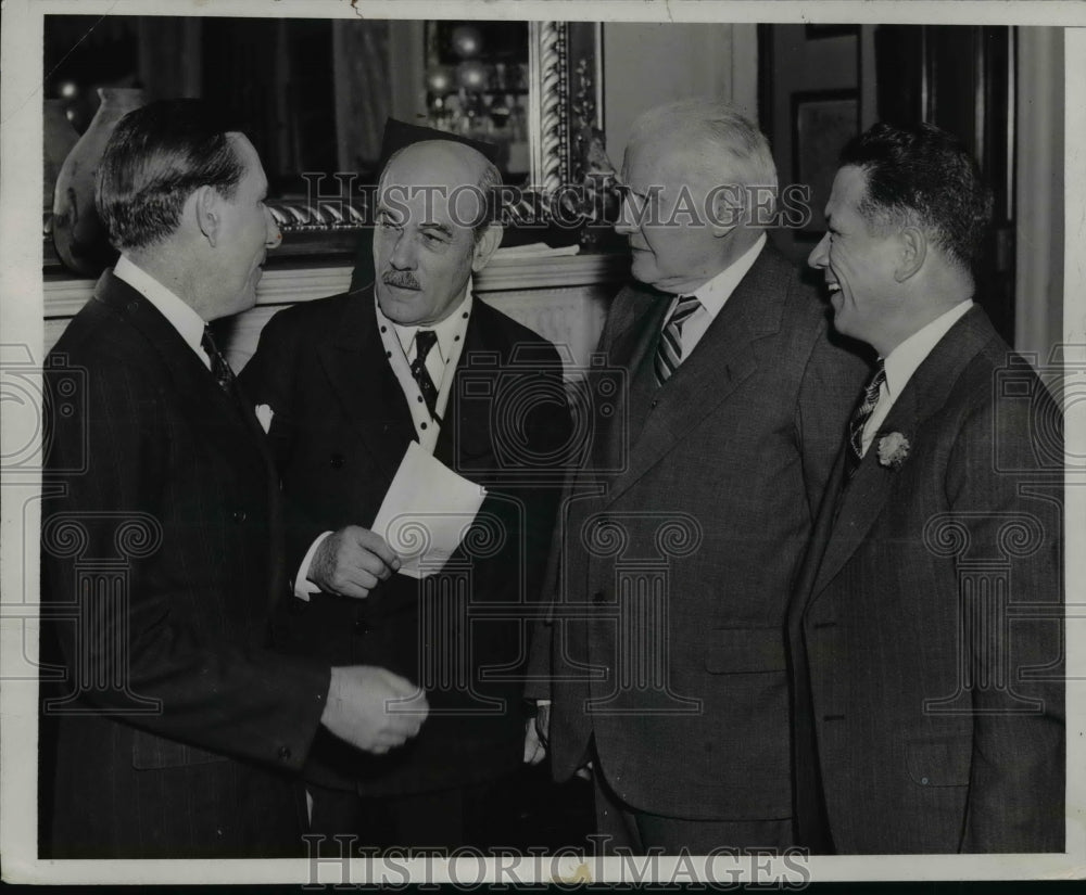 1938 Press Photo Officials Conversing - nef42993