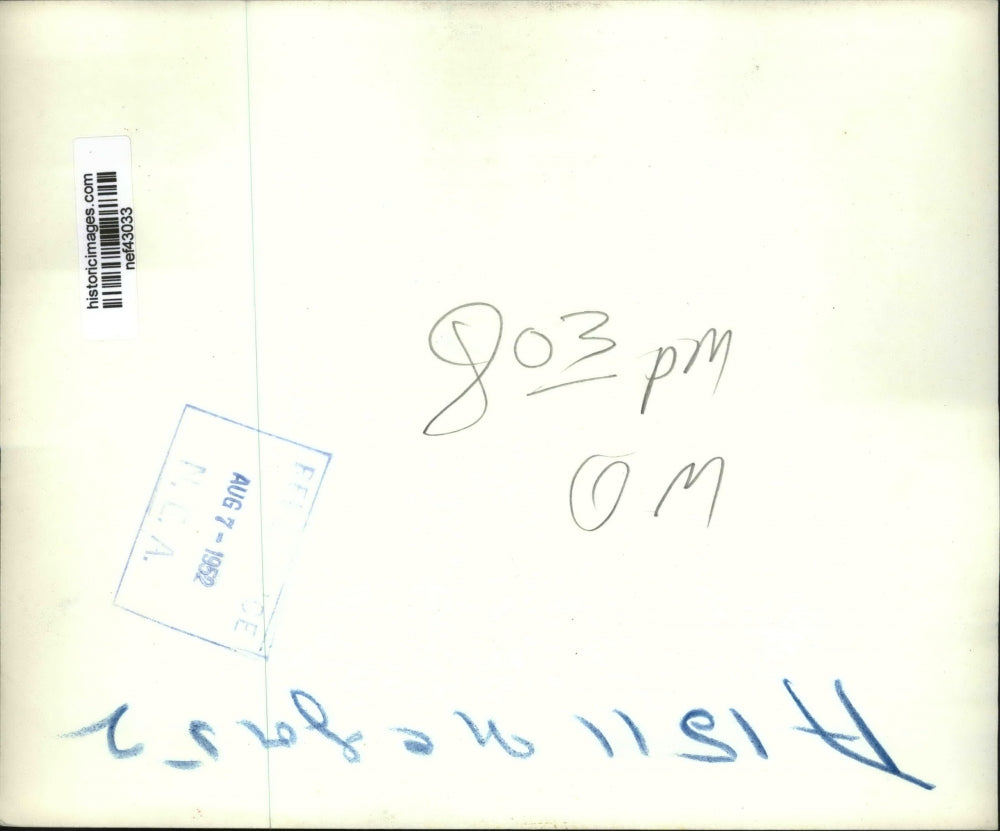 1952 Press Photo Two Kefauver Supporters Blow on Whistle While the Other Shouts