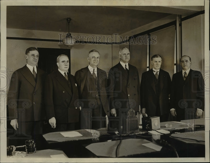 Load image into Gallery viewer, 1932 Press Photo Reconstruction Bill Committee Members - nef43078
