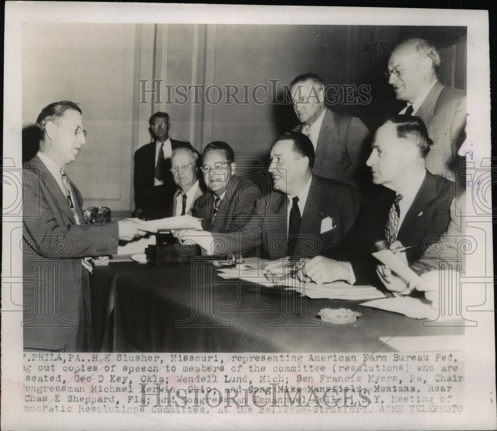 Press Photo H.E. Slusher Passes Out Copies of Speech to Member of the Committee