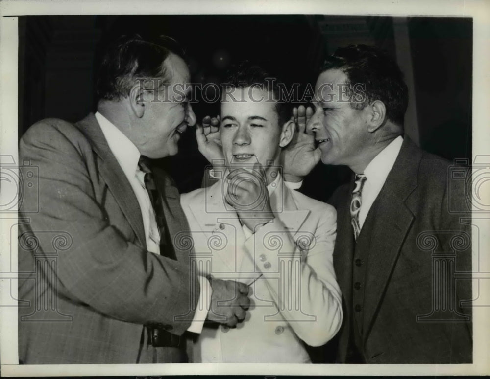 1938 Press Photo Ellender, Jr. gets advice from his father and Overton