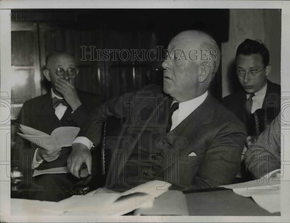 1937 Press Photo Joseph R. Swan at Rail finance hearing - nef43165