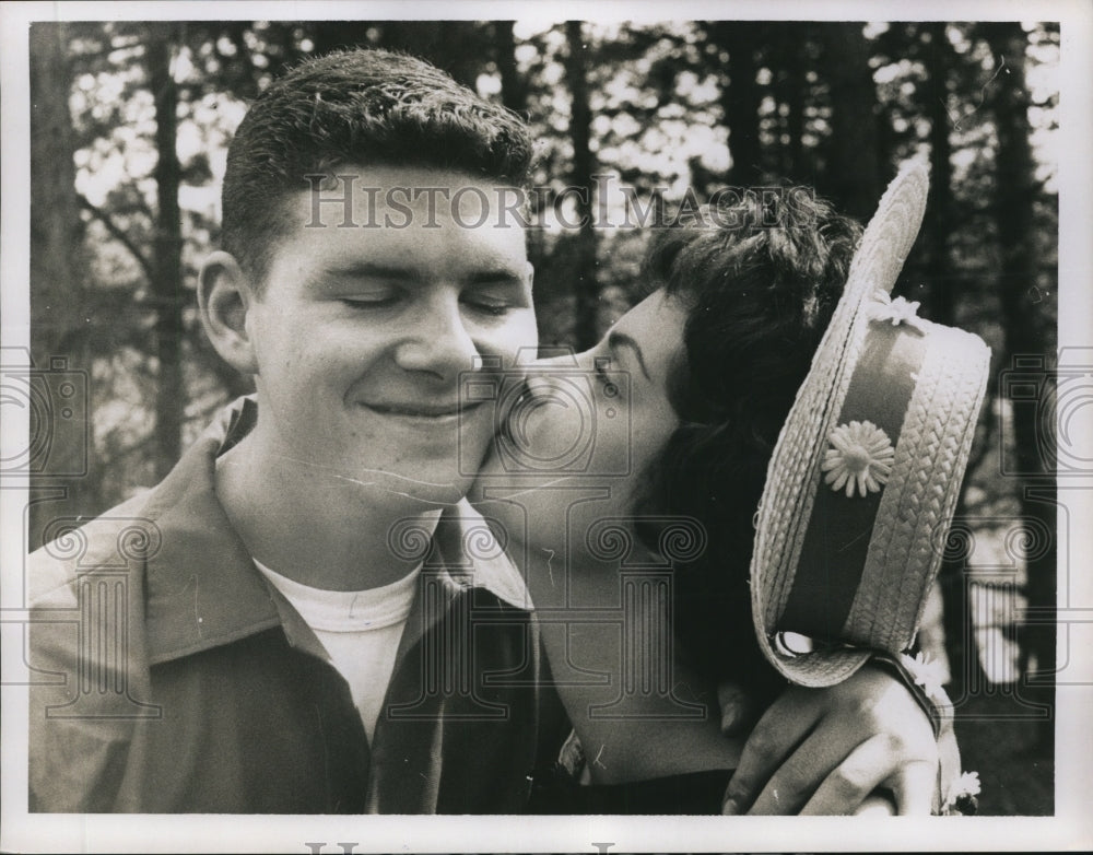 1959 Press Photo Maria Weinberg, Gary Garrison of University Heights - nef43229