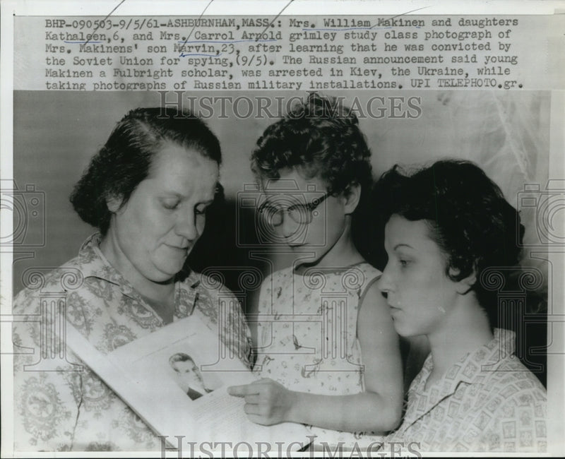 Load image into Gallery viewer, 1961 Press Photo Mrs William Makinen Read Paper on Marvin Makinen Spy Charges
