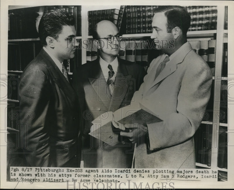 Load image into Gallery viewer, 1951 Press Photo Aldo Icardi, Ex-OSS with Atty.Sam S.Rodgers, Roofero Aldisert

