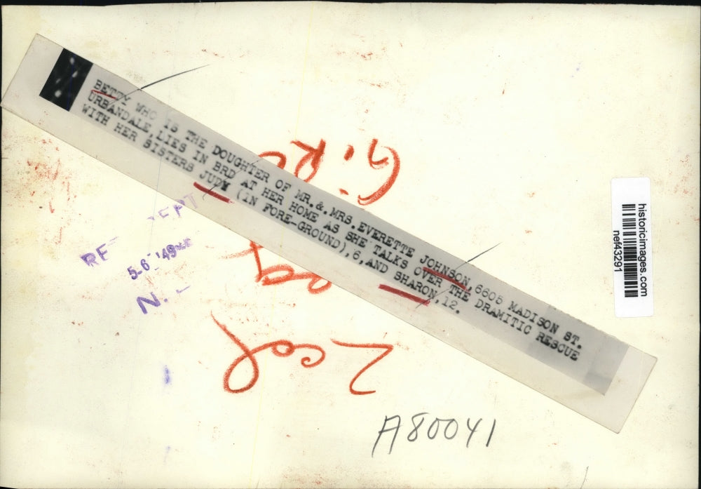 1949 Press Photo Betty Johnson lies in bed at her home - nef43291