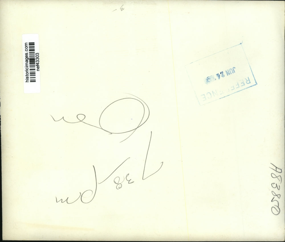 1955 Press Photo Rufus Hodges sits in police station after being arrested