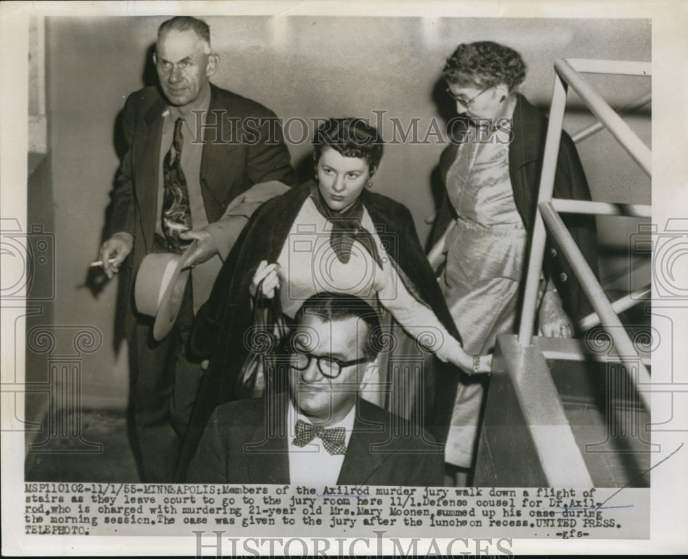 1955 Press Photo Dr Axilrod Jury Members Leaving Minneapolis, Minnesota Court