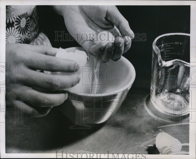 Load image into Gallery viewer, 1953 Press Photo Sightless Student demonstrates separating Yolk to white
