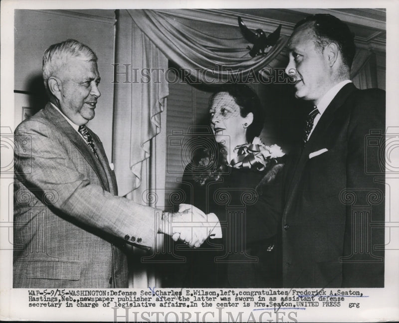 Load image into Gallery viewer, 1953 Press Photo Secretary of Defense Charles Wilson, Frederick Seaton Asst Def
