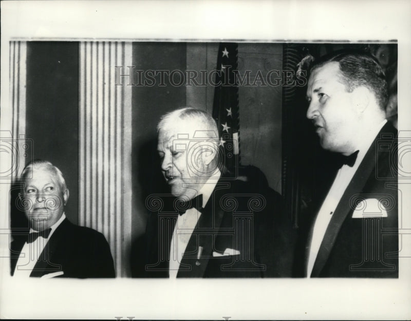 Load image into Gallery viewer, 1957 Press Photo Secretary of Defense Charles Wilson, Walker Crisler Detroit
