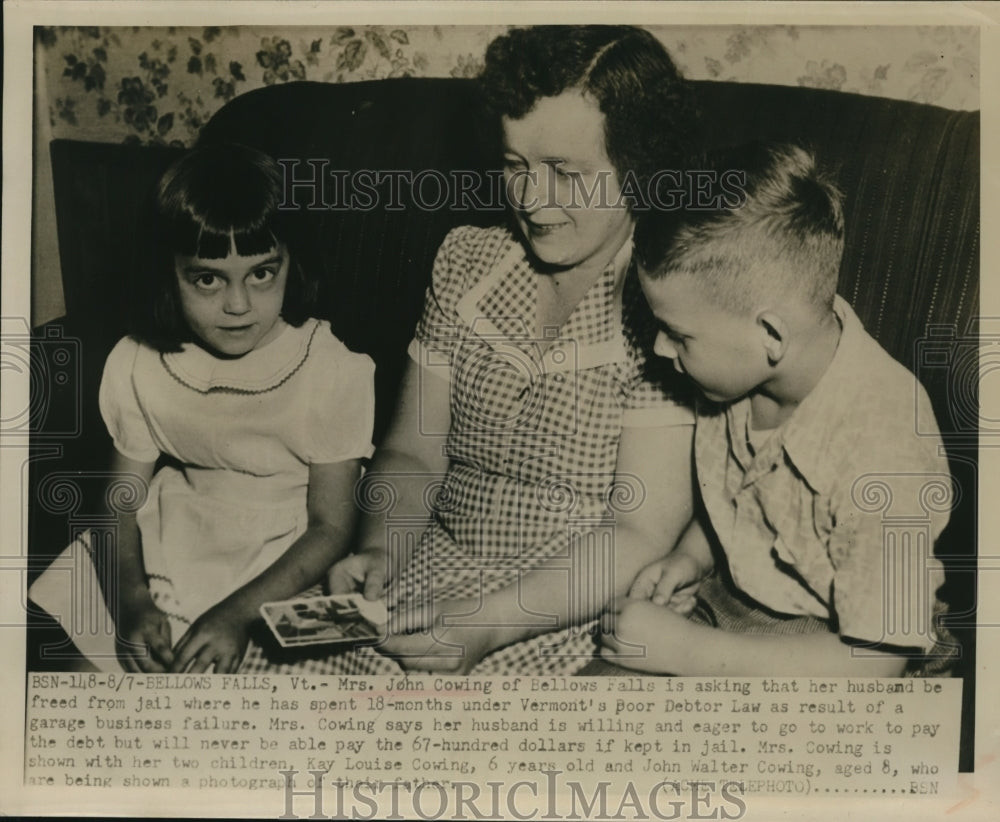1951 Press Photo Mrs John Cowing is Asking For Her Husband to be Freed From Jail