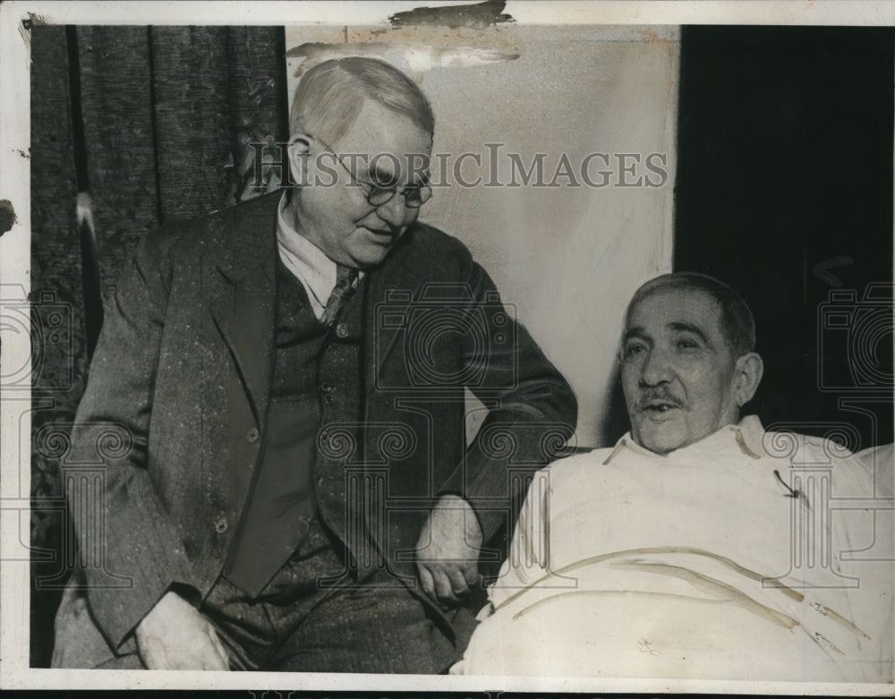 1933 Press Photo Joseph Baker & Brother John Met in Hospital After 51 Years
