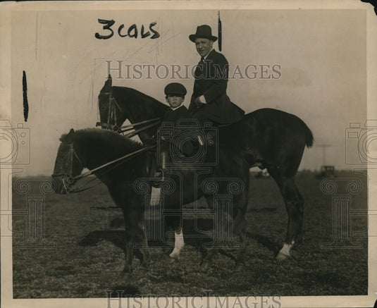 1918 Press Photo John L. Saullers with son killed his wife Blanche Saullers