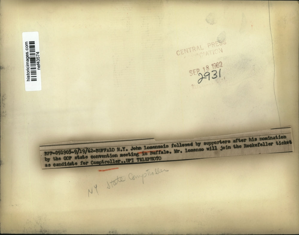 1962 Press Photo John Lomenzeia Followed by Supporters After Nomination by GOP