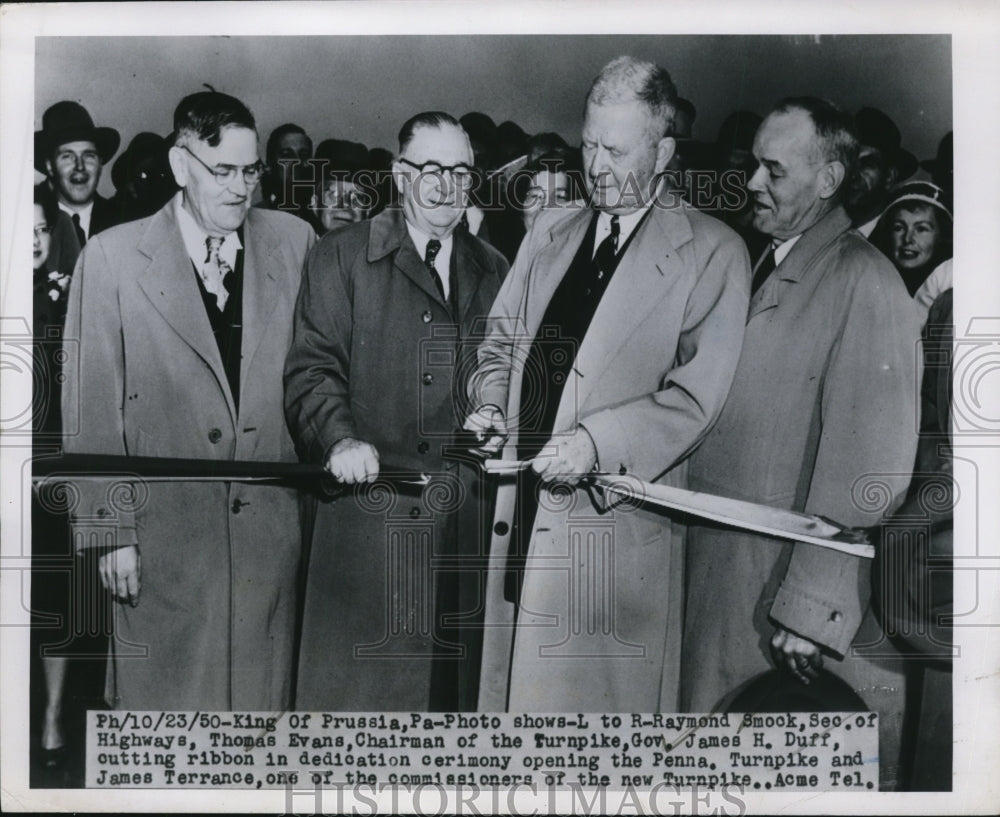 1950 Press Photo Cutting Ribbon in Dedication Ceremony Opening the Penn Turnpike