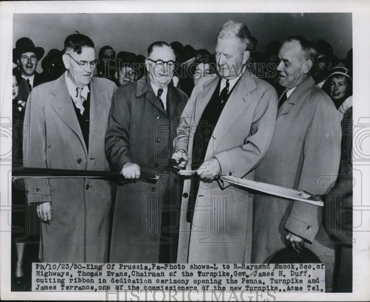 1950 Press Photo Cutting Ribbon in Dedication Ceremony Opening the Penn Turnpike
