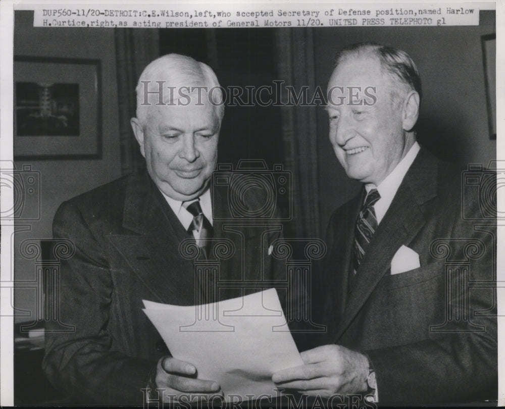 1952 Press Photo Charles E. Wilson, Harlow H. Curtice in Detroit - nef43661