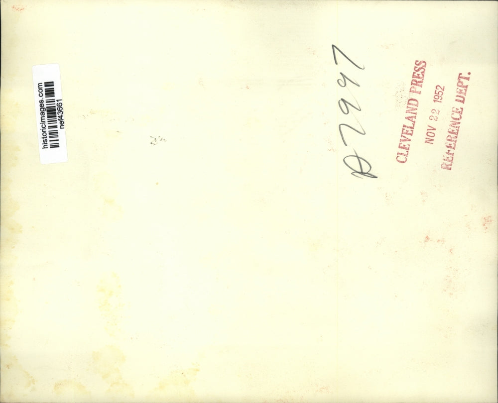 1952 Press Photo Charles E. Wilson, Harlow H. Curtice in Detroit - nef43661