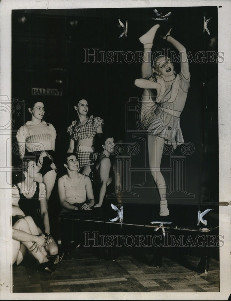 1938 Press Photo Mlle. Veronica, Champion High Kicker at Fascati&#39;s Restaurant- Historic Images