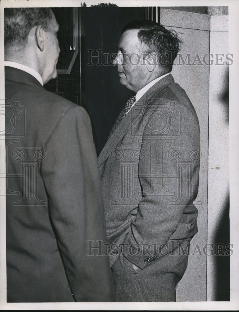 Load image into Gallery viewer, 1956 Press Photo Police Chief Charles Vajner - nef43754
