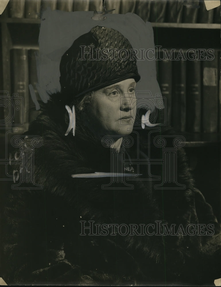 1924 Press Photo Mrs. Patrick Sexton, Son Shot in Chicago Courtroom - nef43821