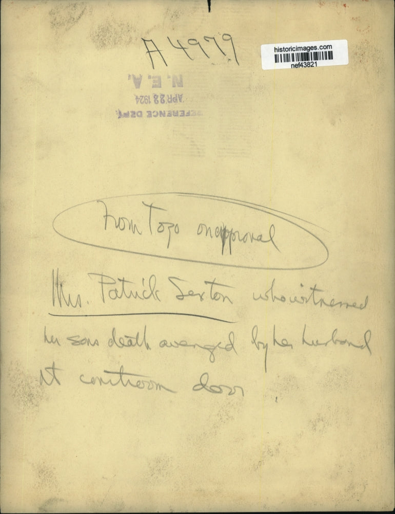 1924 Press Photo Mrs. Patrick Sexton, Son Shot in Chicago Courtroom - nef43821