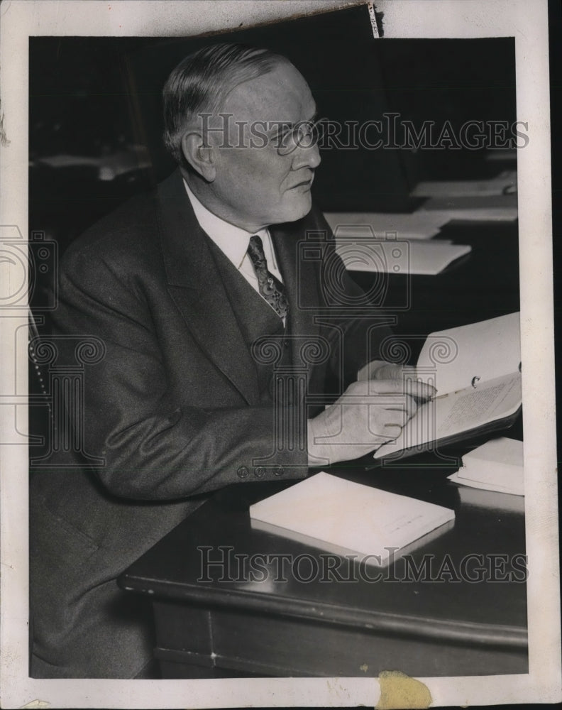 Load image into Gallery viewer, 1937 Press Photo William Green of AFL at Senate Judiciary Committee Meeting
