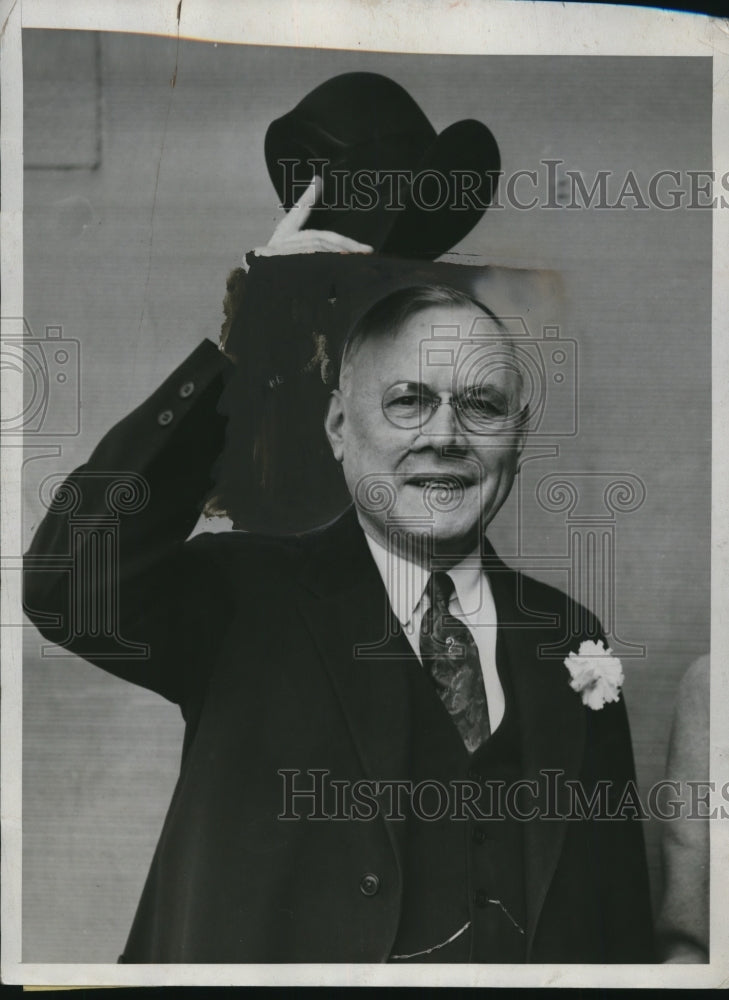 Load image into Gallery viewer, 1934 Press Photo William Green of AFL Arriving in San Francisco - nef43928
