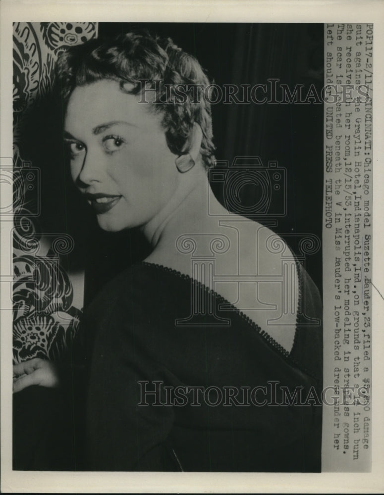 1954 Press Photo Suzette Bauder Files $5,000 Damage Suit Against Graylin Hotel