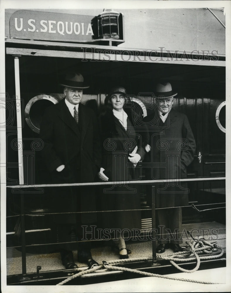 Load image into Gallery viewer, 1931 Press Photo Pres &amp; Mrs Hoover En Route to Landing of White Colonists Anniv
