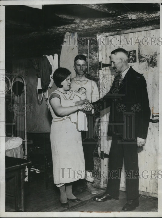 1934 Press Photo Irene Therault's Parents Being Congratulated by Charles Belec