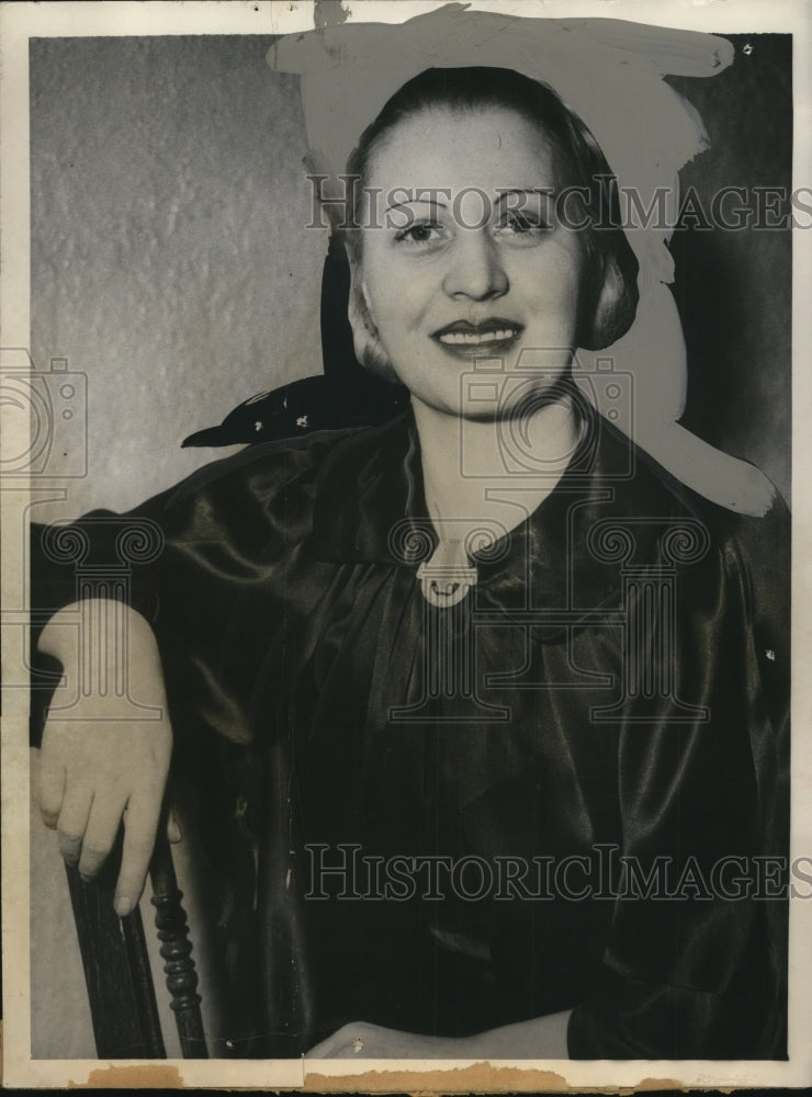 1936 Press Photo Grace Thomasson of Muench-Ware Baby Case, St. Louis - nef44305