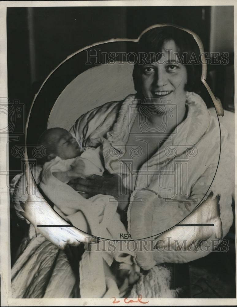 1929 Press Photo Katie Pullman, actress with her son born in Chicago - nef44376