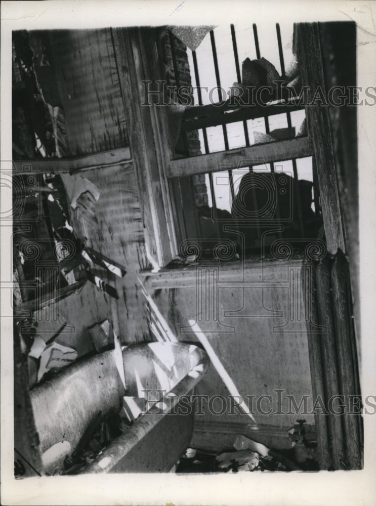 1944 Press Photo Scene of Fire at Chicago Apartment Building - nef44473