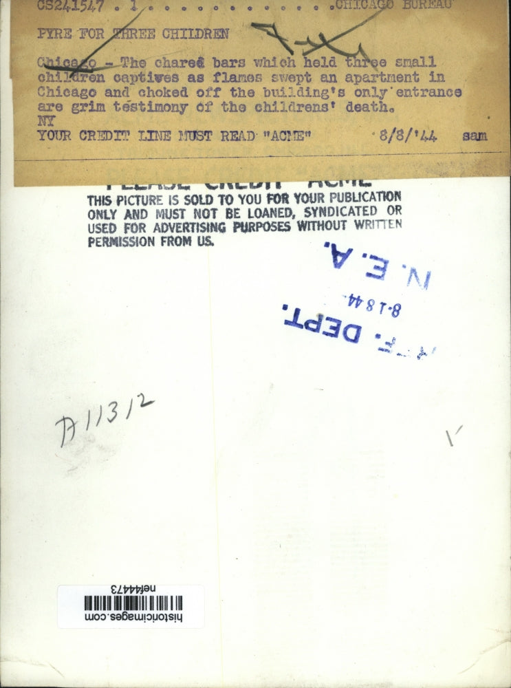 1944 Press Photo Scene of Fire at Chicago Apartment Building - nef44473