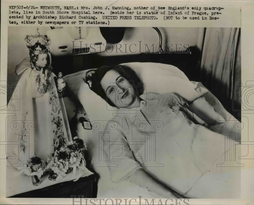 1952 Press Photo Mrs. John J. Manning Lies in South Shore Hospital Here