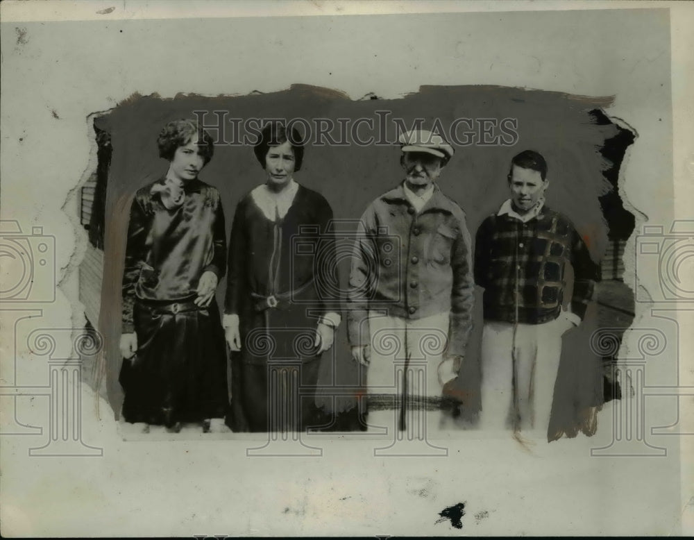 1929 Press Photo War Vet William Keller Son Robert & Wife and Daughter
