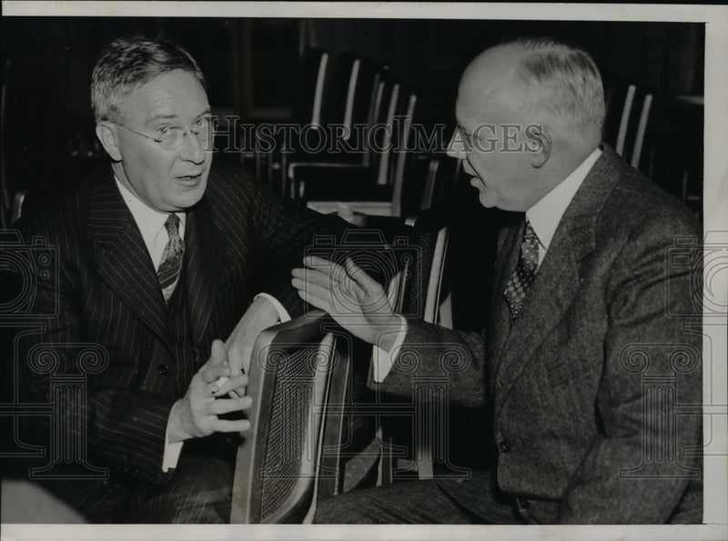 Load image into Gallery viewer, 1938 Press Photo Fitzgerald Hall, M.W. Clement Meeting on Railroad Wage Cuts
